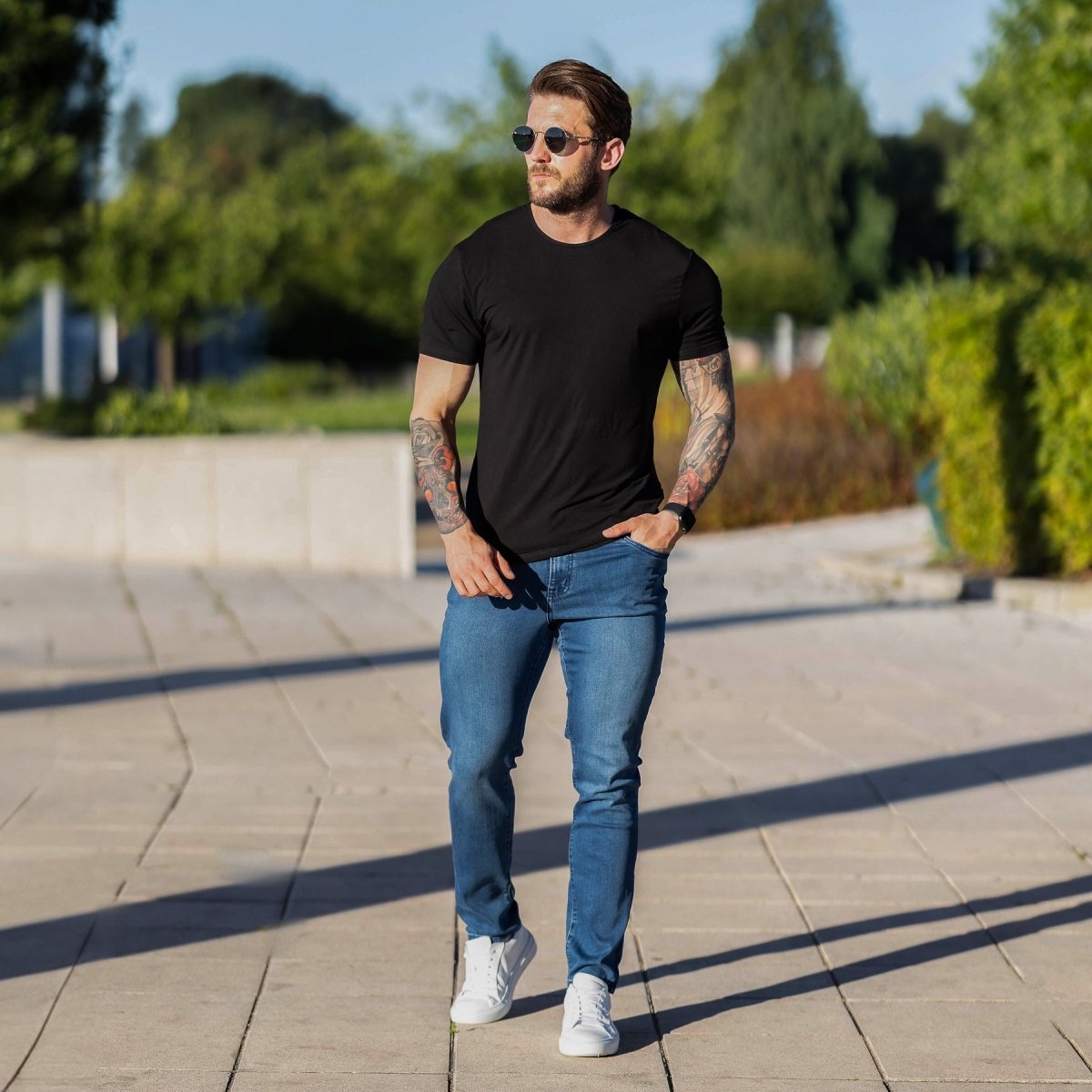 Mens Muscle Fit Blue Jeans With Stretch For Big Legs