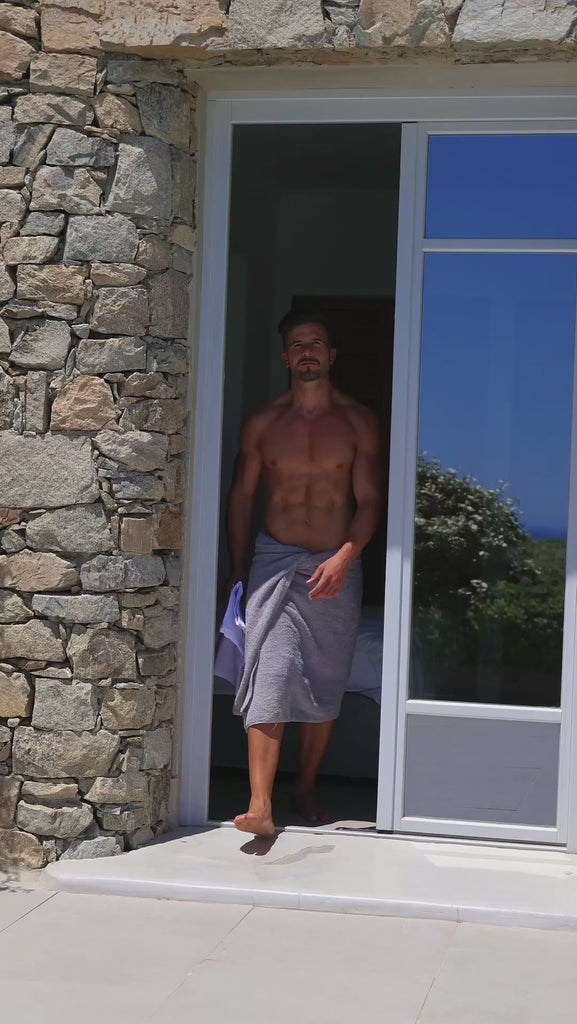 Men’s white 5” short inseam chino shorts with stretch summer 2025