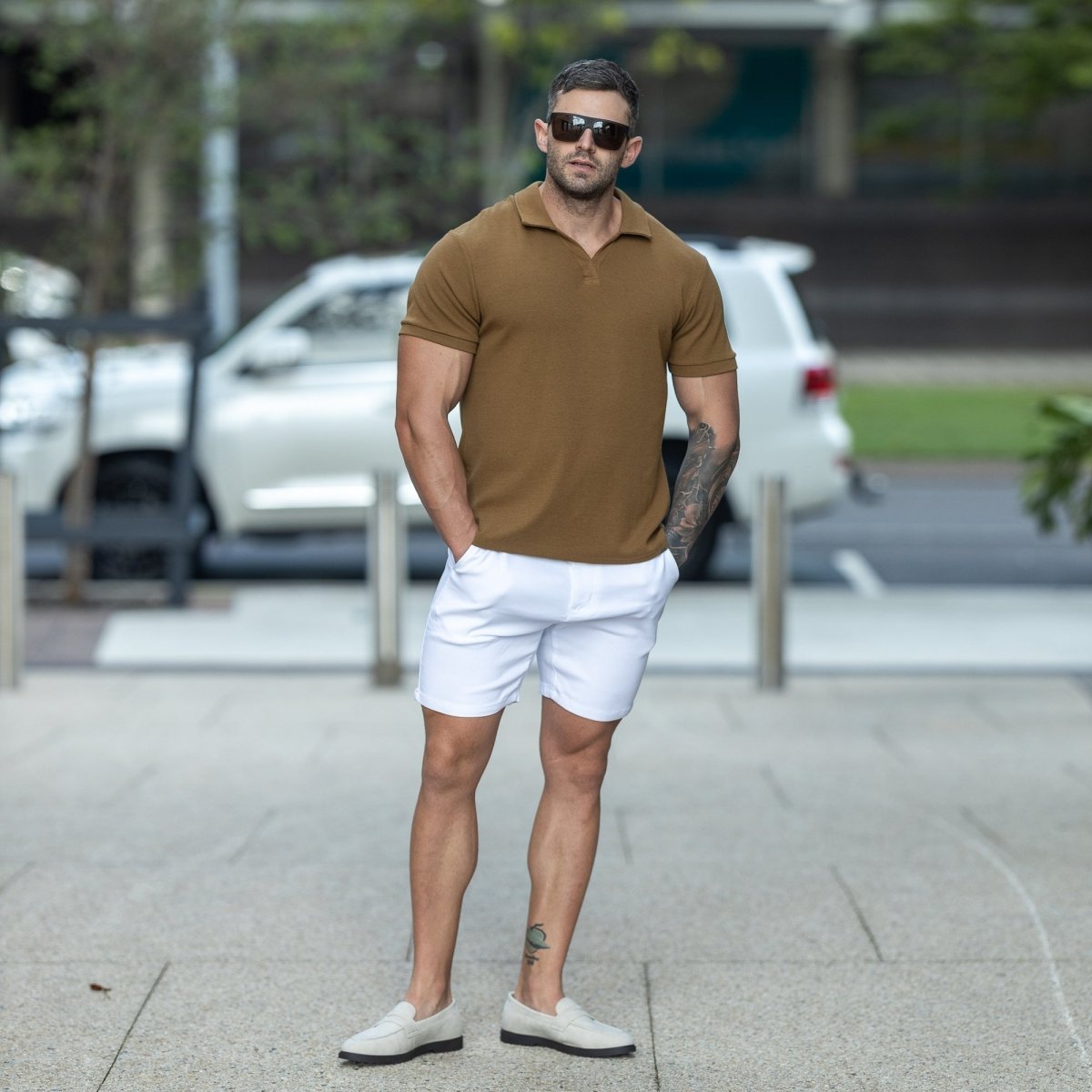Bodybuilder fashion style outfit ideas stretch fits big arms and legs